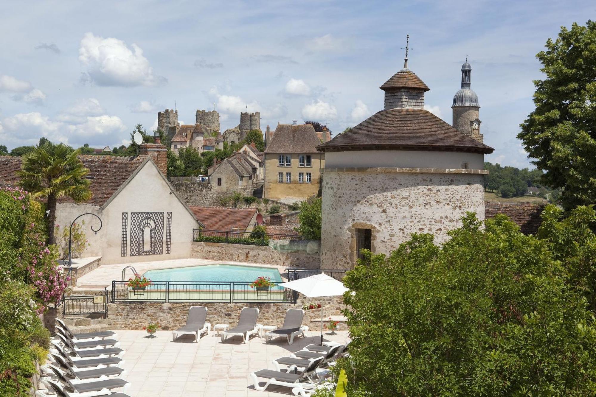 Hob Montespan Talleyrand Hotel Bourbon-l'Archambault Exterior photo